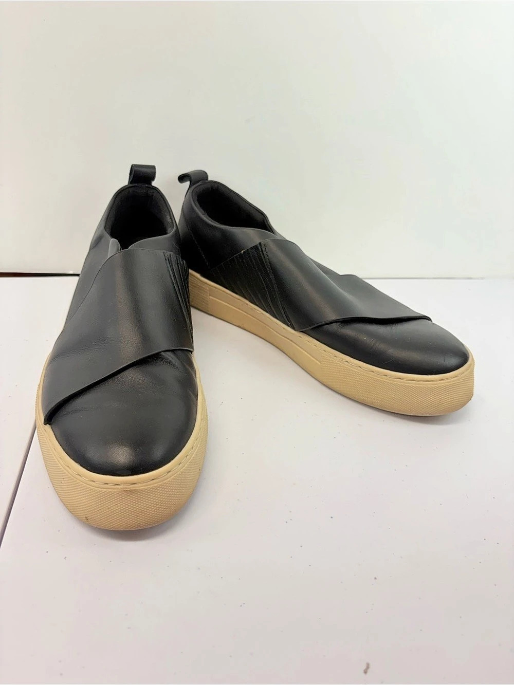 Aerosoles Womens Size 10 Black Faux Leather Crossover Slip On Platform Sneakers